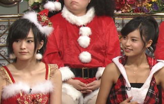 クリスマス特集!小島瑠璃子&山本彩のセクシーサンタ!肩から露出してエロエロサンタコスプレだ!パート1 画像31枚